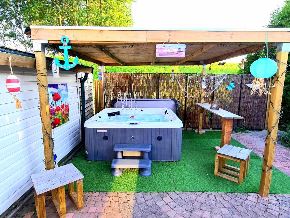 De Corner Van Zeeland Met Jacuzzi シント・アナラント エクステリア 写真