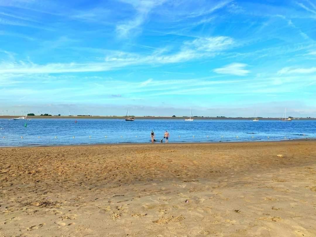 De Corner Van Zeeland Met Jacuzzi シント・アナラント エクステリア 写真