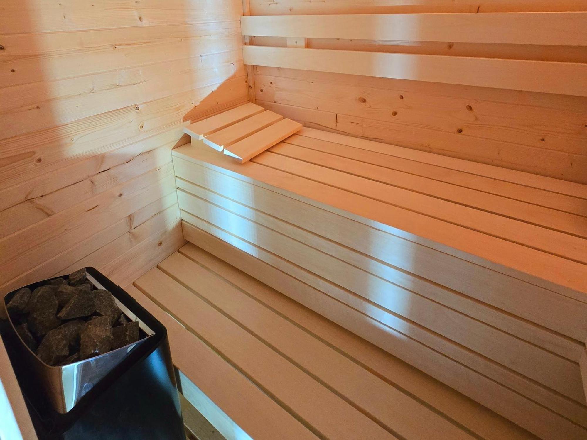 De Corner Van Zeeland Met Jacuzzi シント・アナラント エクステリア 写真